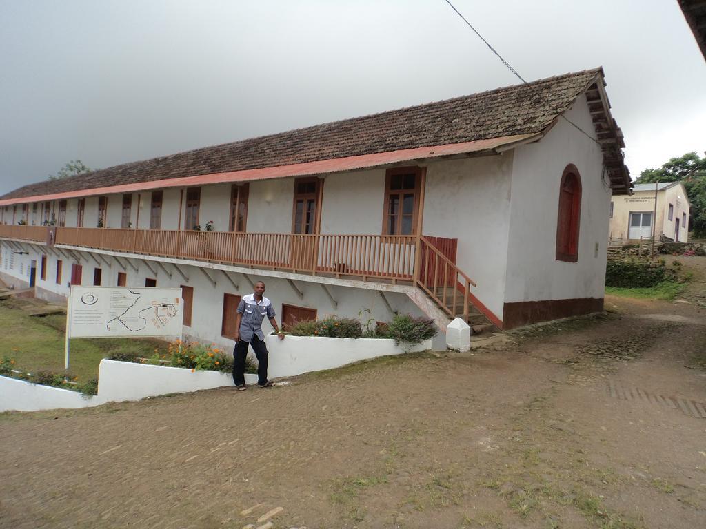 Hotel Jardim Botânico ME-ZOCHI à Sao Tome Extérieur photo